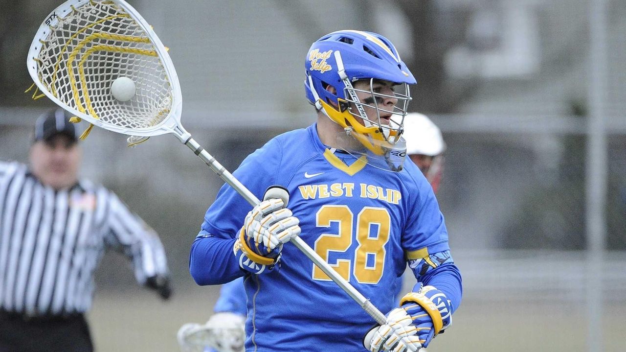No. 5 West Islip stuns topranked Smithtown West in Class A semifinal