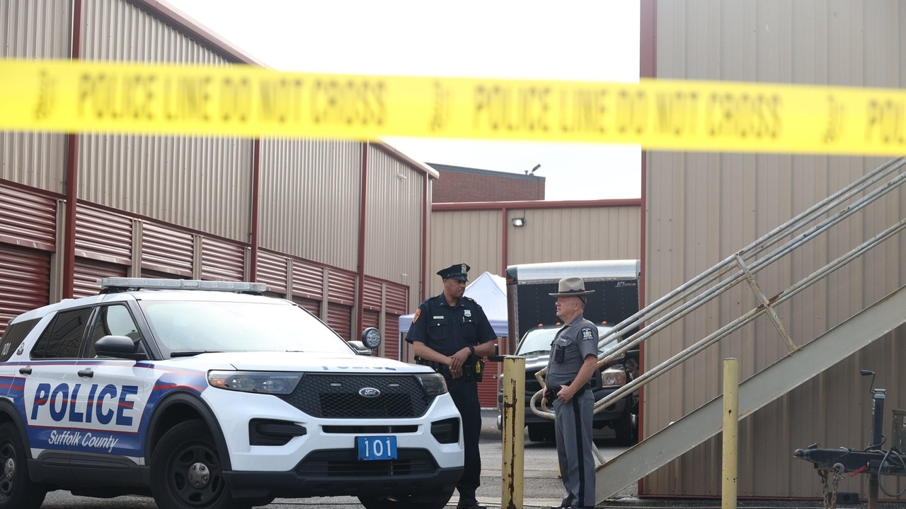 Gilgo Beach killings: Amityville storage facility connected to Rex Heuermann being searched by authorities - Vimarsana News