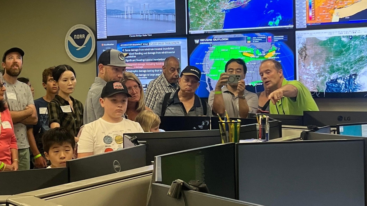Behind-the-scenes tour of the National Weather Service in Upton - Newsday