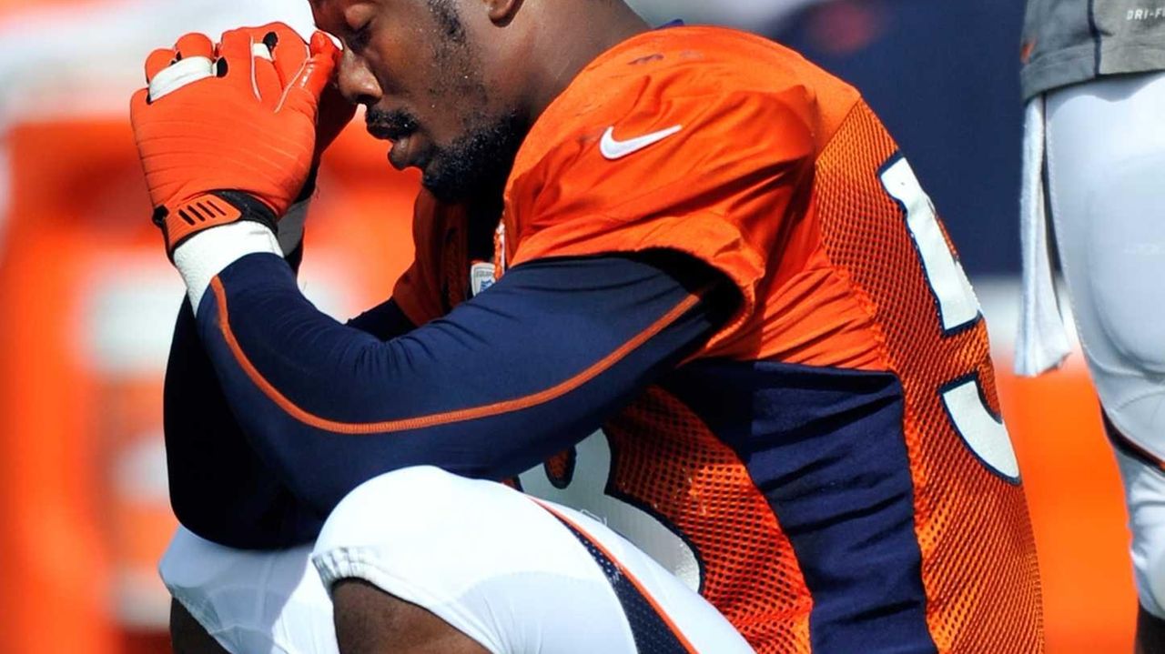 NFL Notebook: Broncos' All-Pro Von Miller reportedly facing suspension