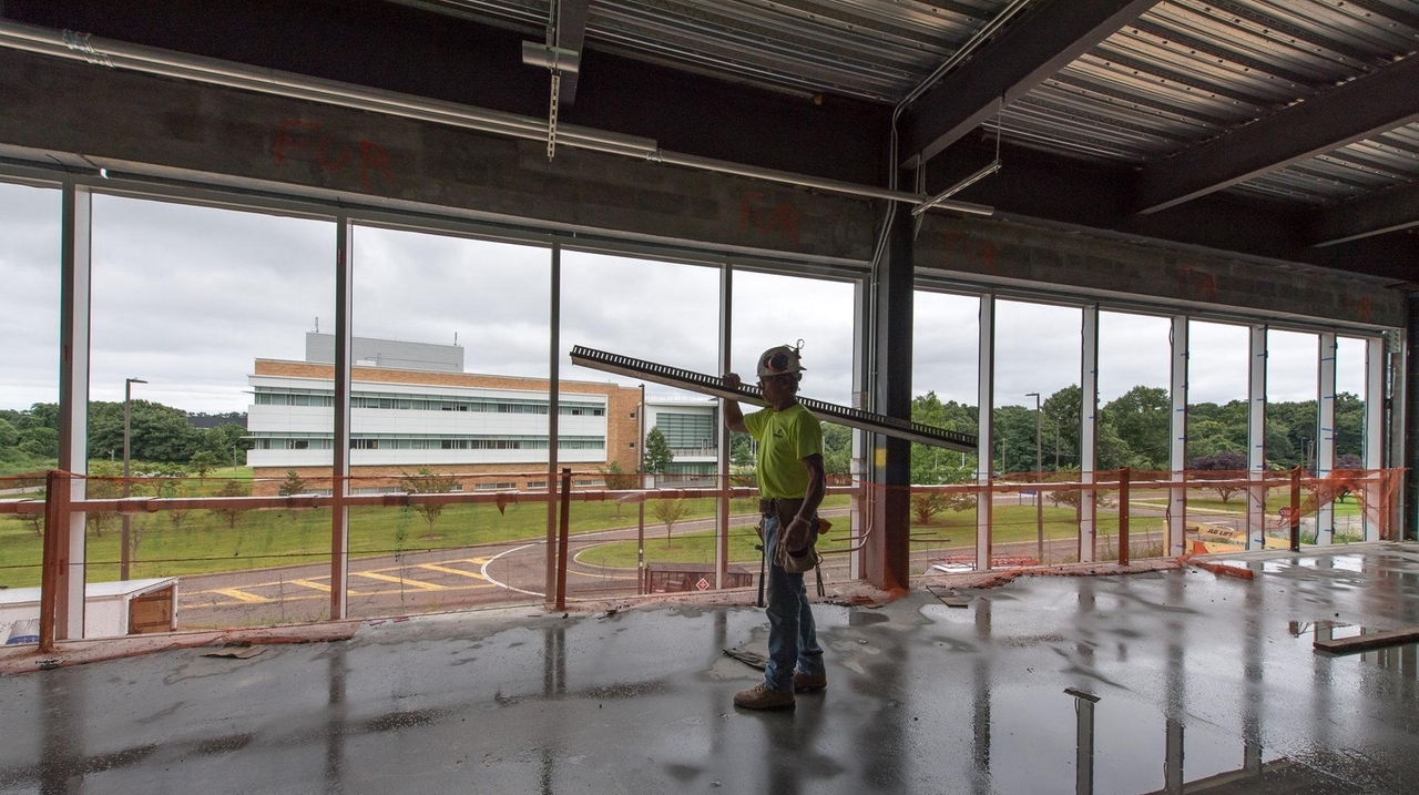 Stony Brook research park aims to fuel 'high-tech highway' - Newsday