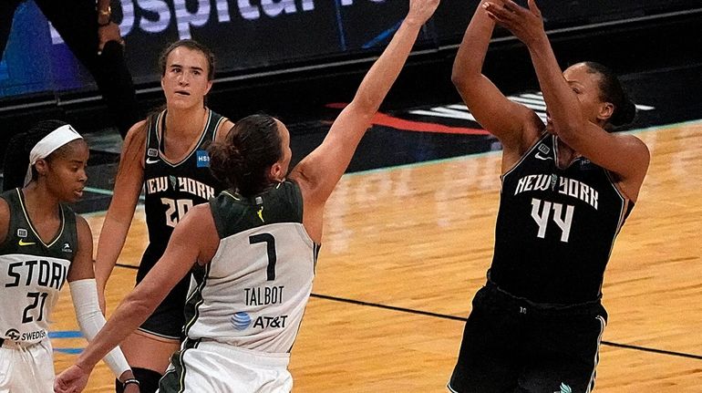 Liberty guard/forward Betnijah Laney shoots from the top of the key...