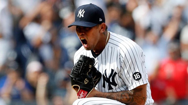 New York Yankees starting pitcher Jonathan Loaisiga (67) works in the first  inning of a spring