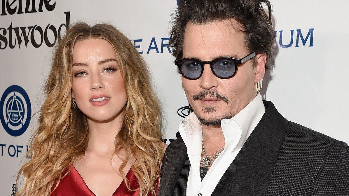 Johnny Depp wants Amber Heard to pay 100,000 in attorney fees, report(00)