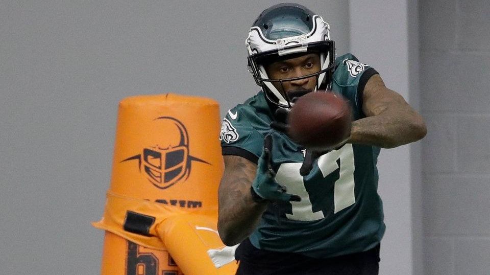 WR Jeffery returns to Eagles practice 