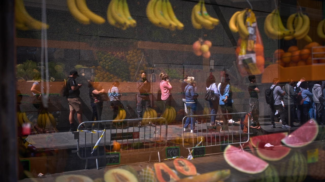 Migrants rush to apply under Spain's new mass legalization program