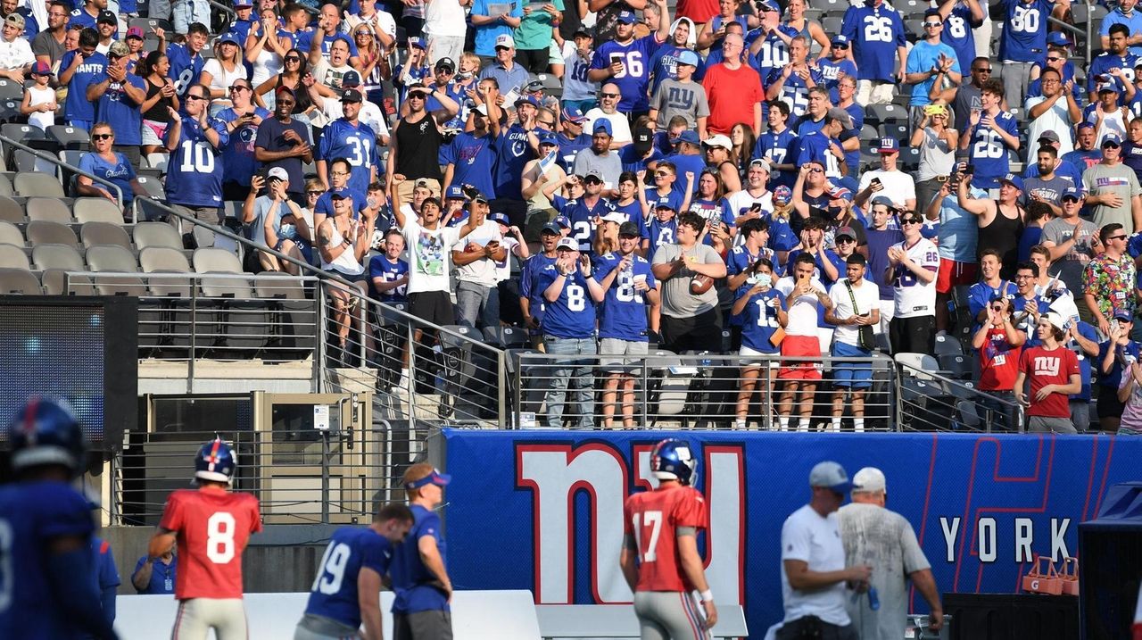 Photos Giants Fan Fest at MetLife Stadium Newsday