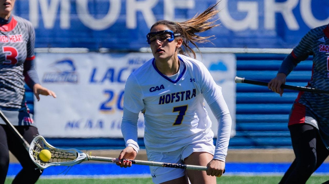 Hofstra's Alyssa Parrella scores high with smarts Newsday
