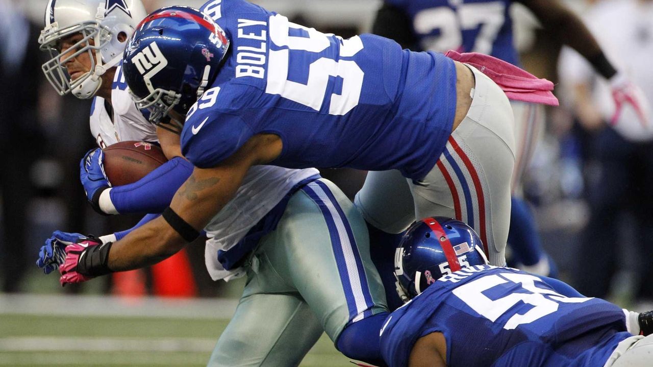 Giants cut linebacker Michael Boley