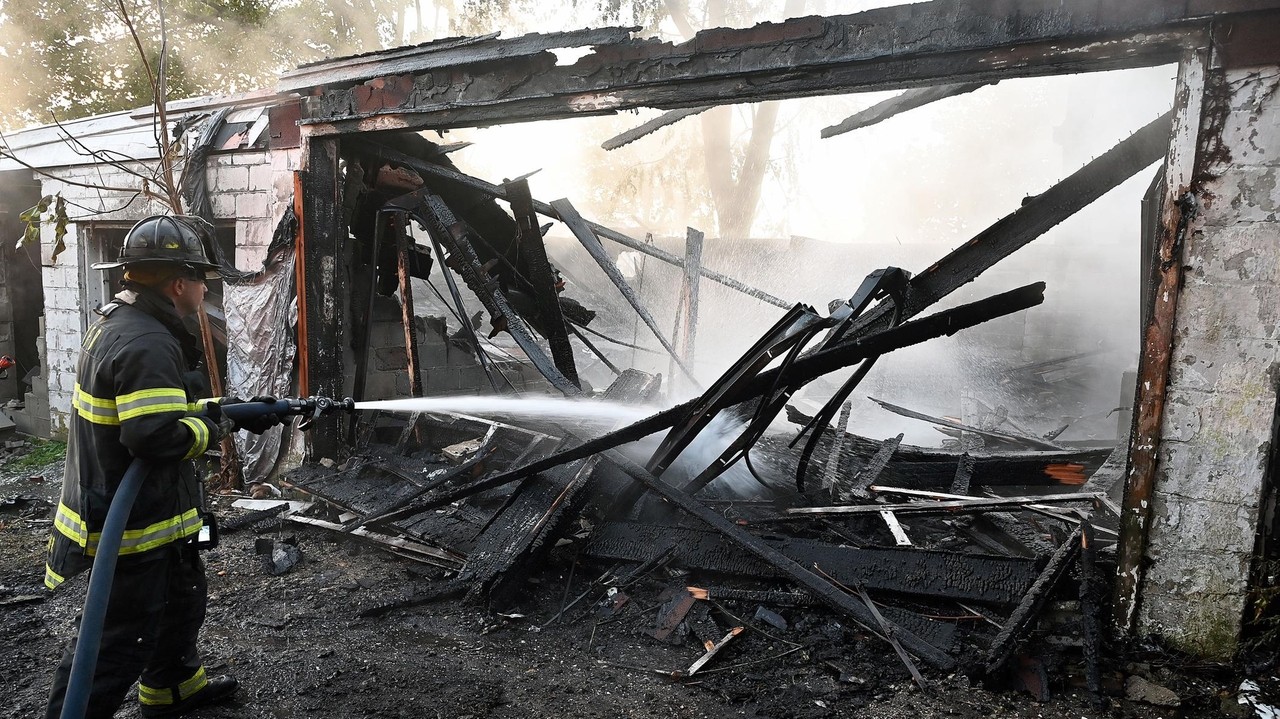Huntington Station commercial building wrecked by fire, police say ...
