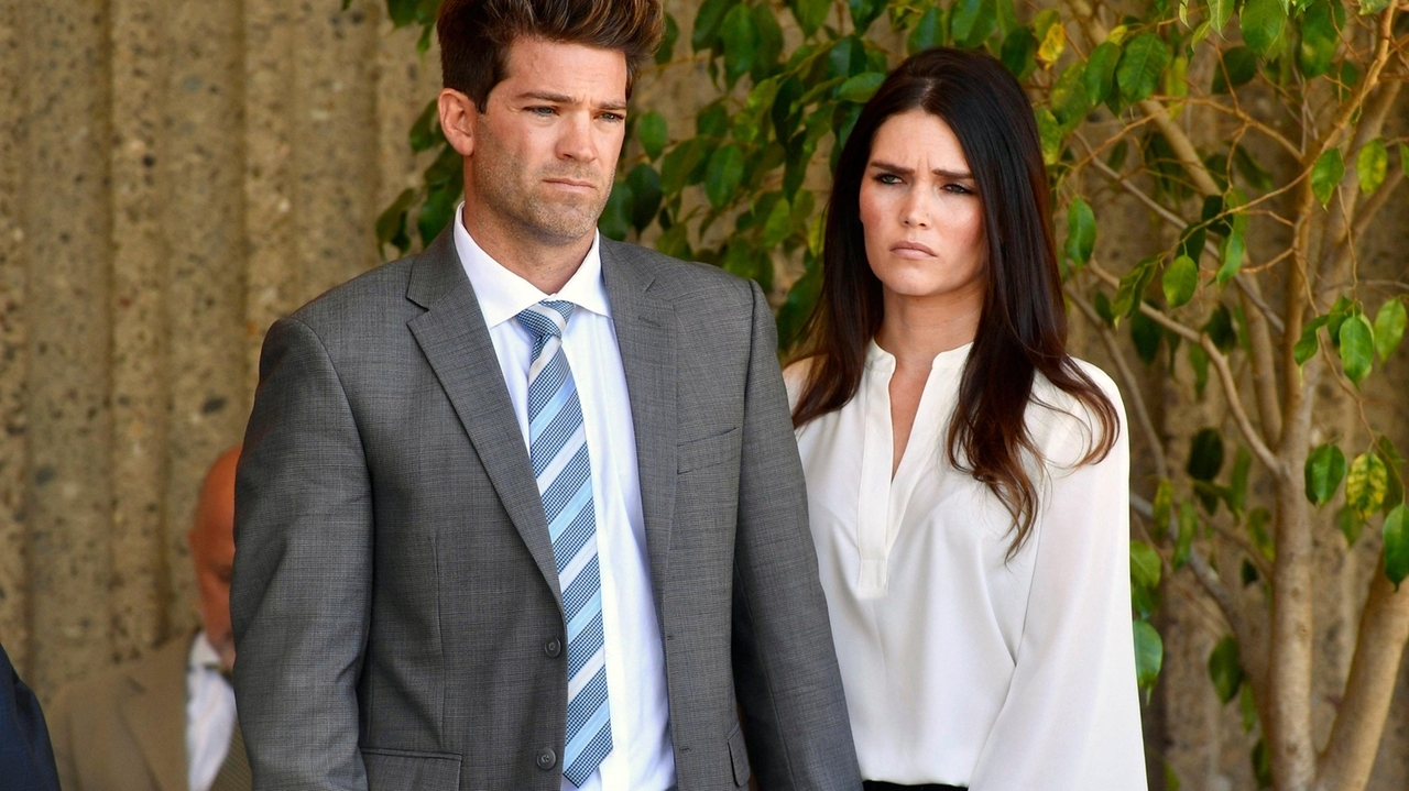Sex charges dismissed against reality TV doctor and girlfriend - Vimarsana News