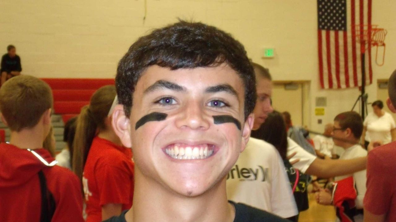 Anthony Parlato leads Center Moriches in father's memorial tournament ...