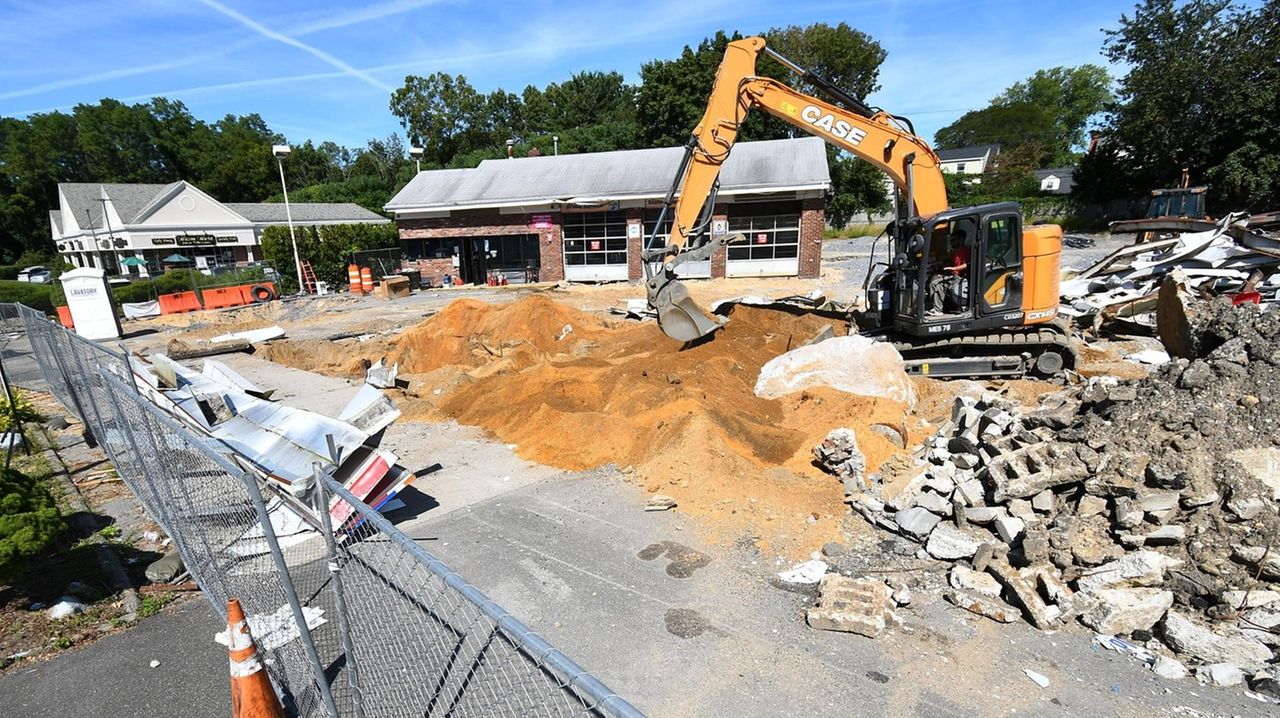 Une proposition visant à ouvrir une station-service 7-Eleven ouverte 24 heures sur 24 à East Norwich suscite l’opposition