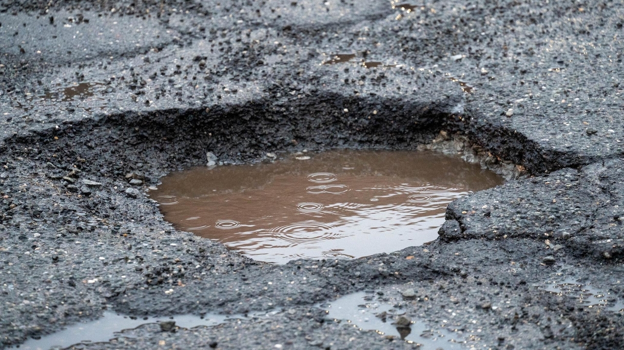 LI road spending falls short, analysis finds - Newsday