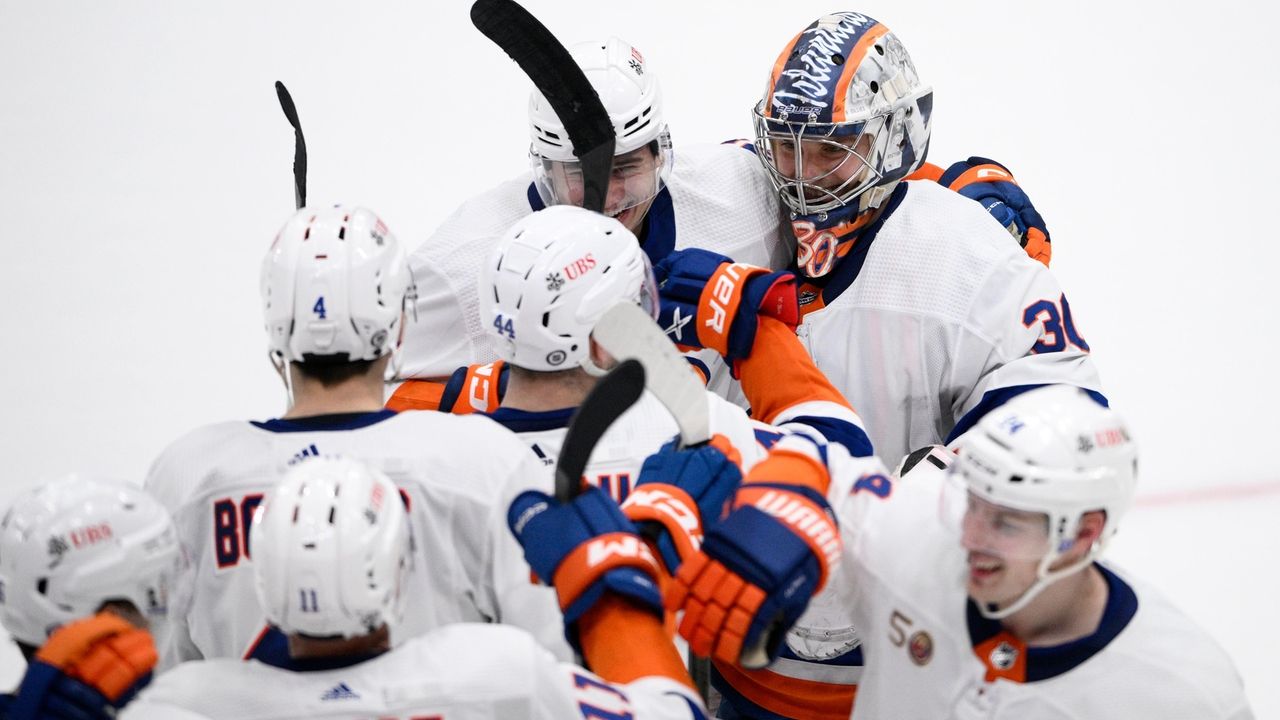 Islanders come back but lose to Vegas in shootout - Newsday