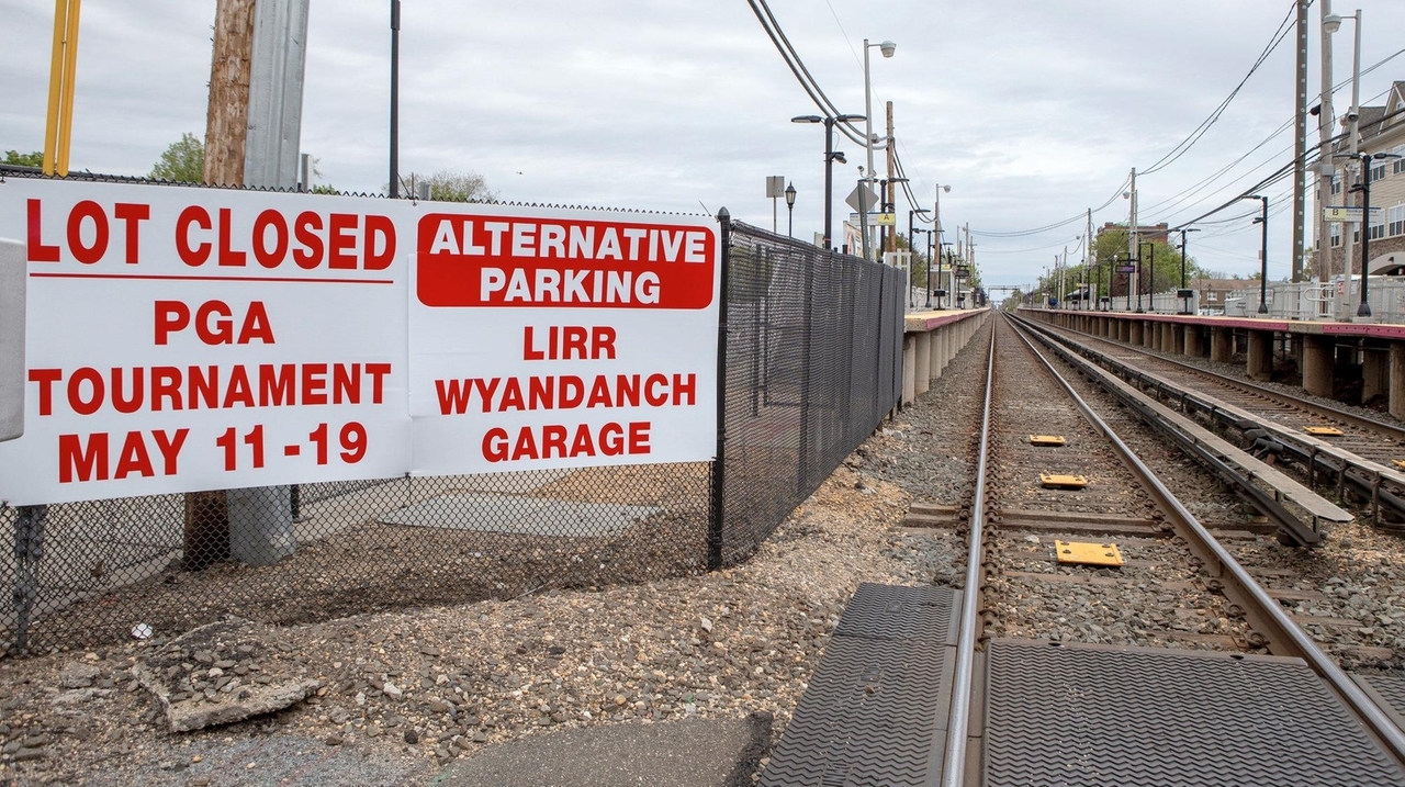 Farmingdale, LIRR shutting down train station lots to PGA