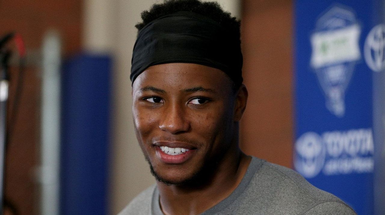 What Pros Wear: Saquon Barkley's Pro Gear Shoulder Pads - What Pros Wear