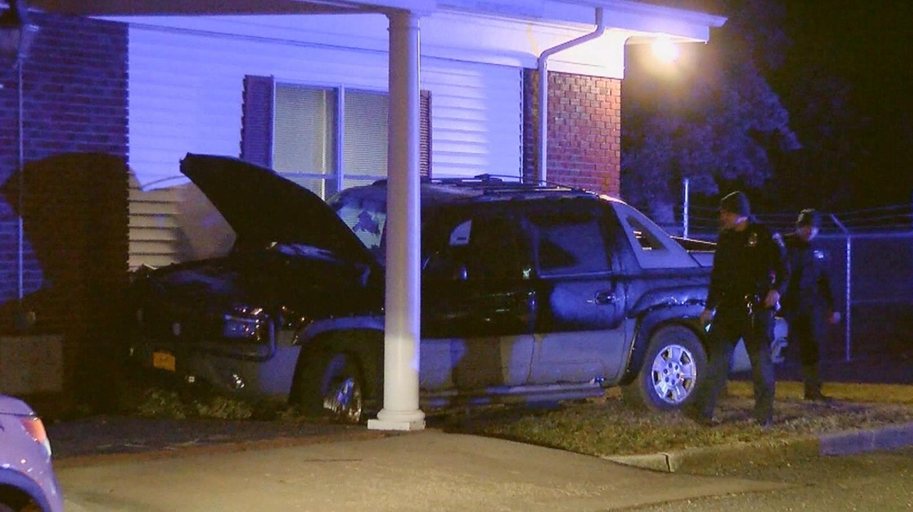 Man charged with DWI after crashing into abandoned building in East ...