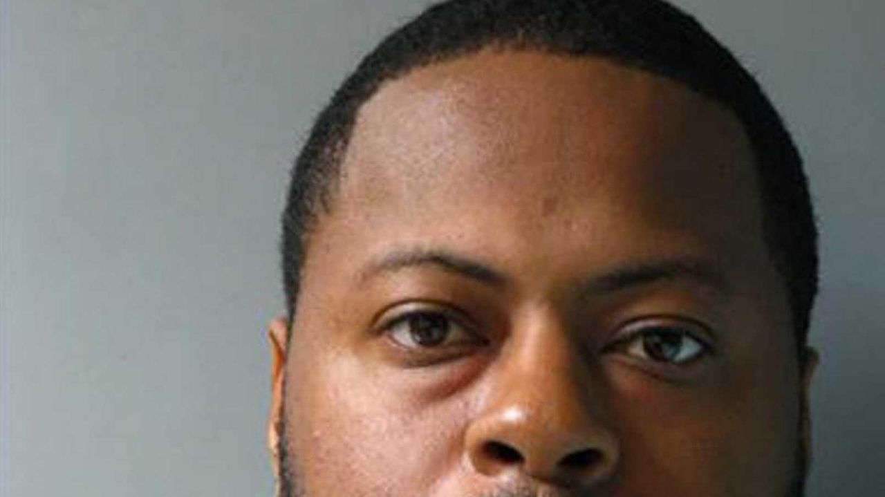 Cops: Lakeview man set girlfriend's clothes on fire - Newsday