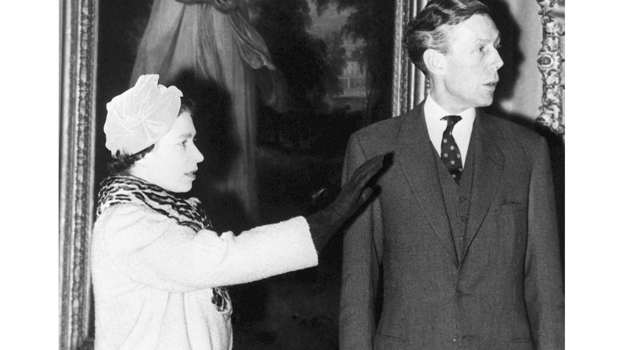 Queen Elizabeth II wasn't told about Soviet spy in her palace, declassified MI5 files show