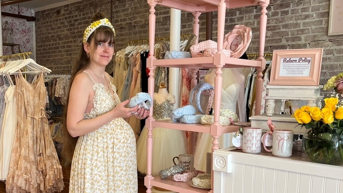 Katie's Vintage Rose boutique opens in Stony Brook - Newsday