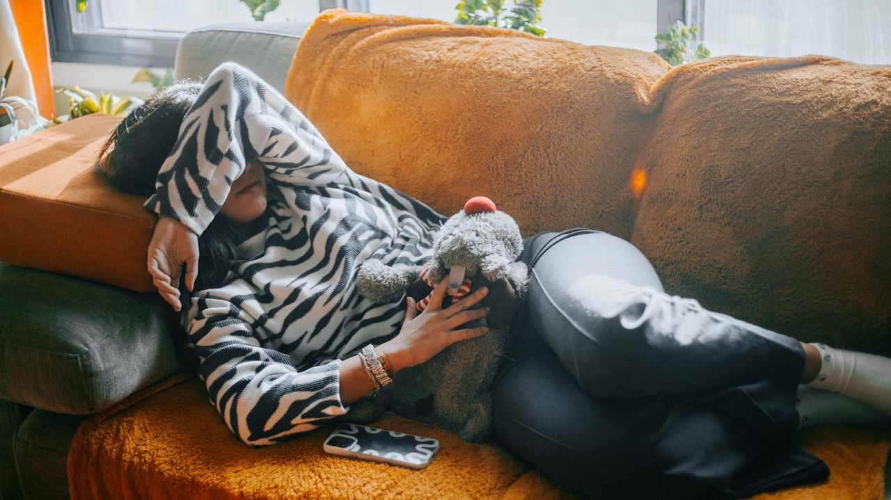 Soaking your feet in hot water could help a migraine Newsday