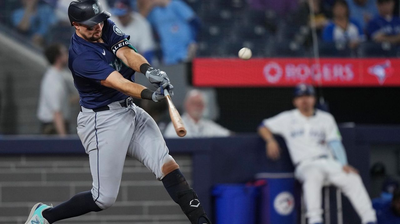 Cal Raleigh hits 2-run HR in 10th inning, Mariners beat Blue Jays 6-1 ...