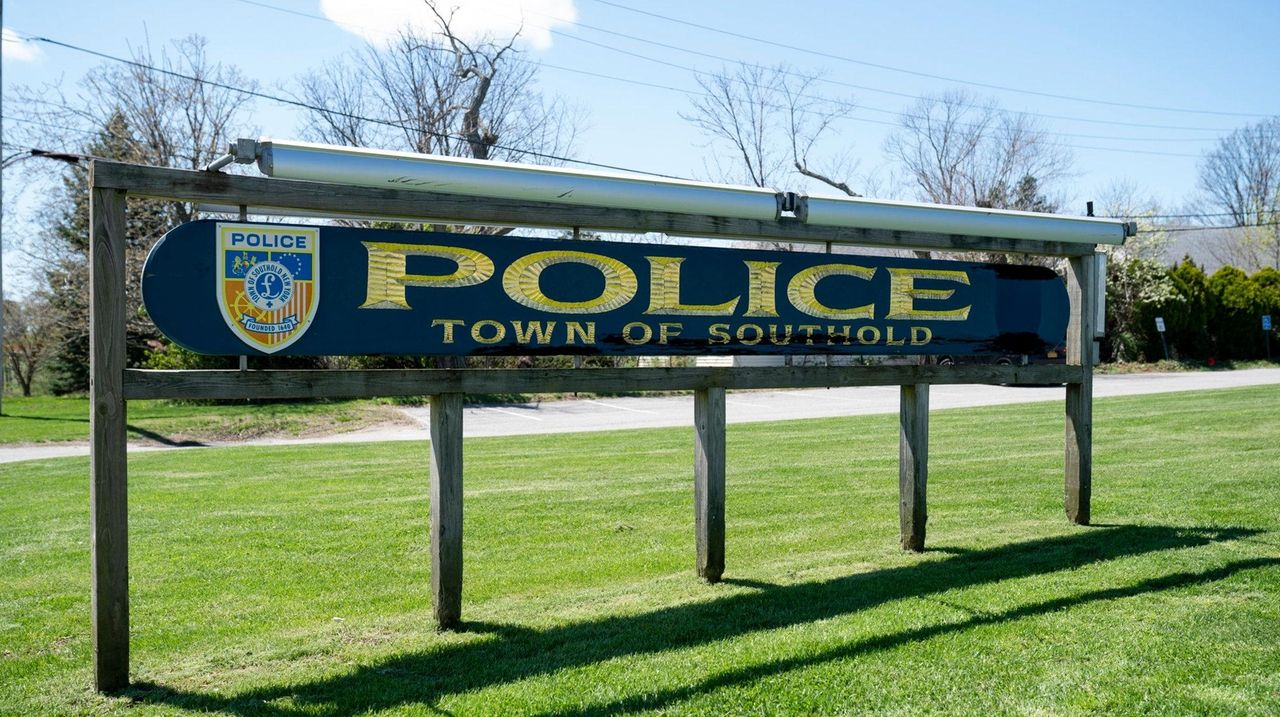 Boat operator injured by propellers in Great Peconic Bay, authorities