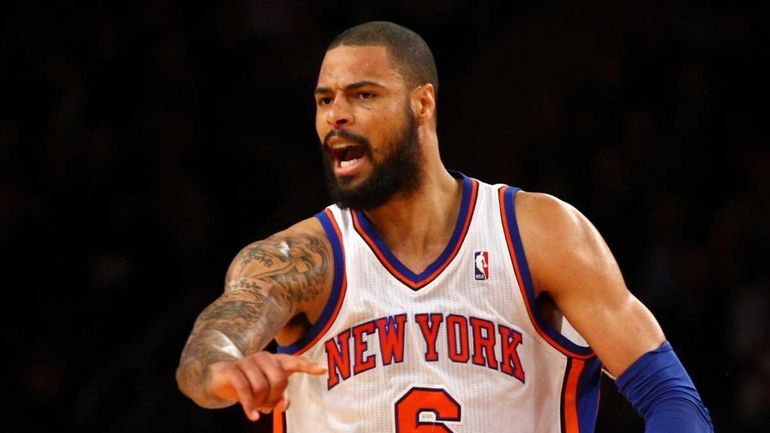 Tyson Chandler reacts in the second quarter against the Los...