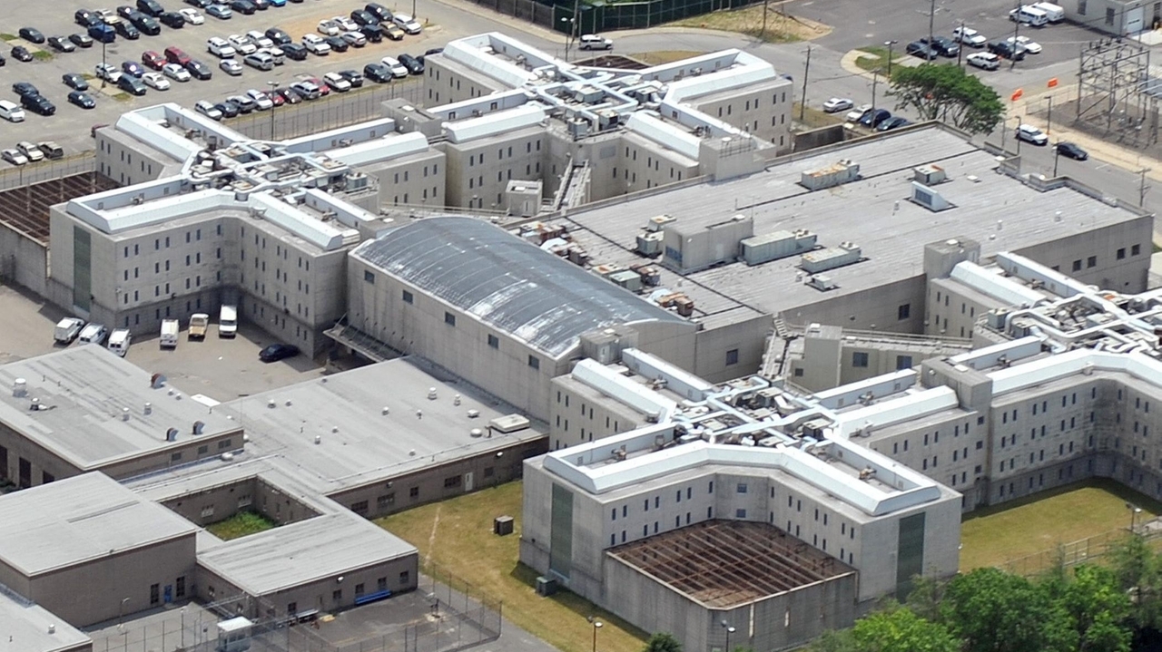 ICE detainee dies in Nassau jail, officials confirm - Newsday