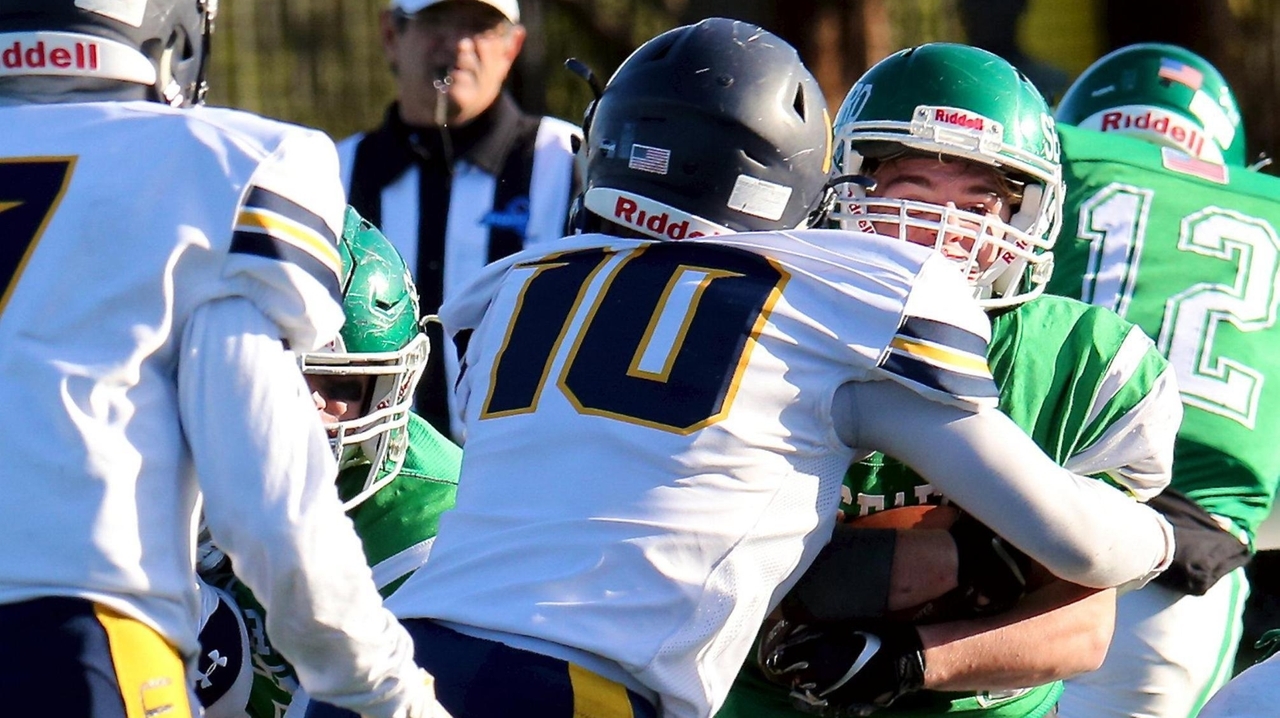 ShorehamWading River's defense dominates in Long Island Class IV title