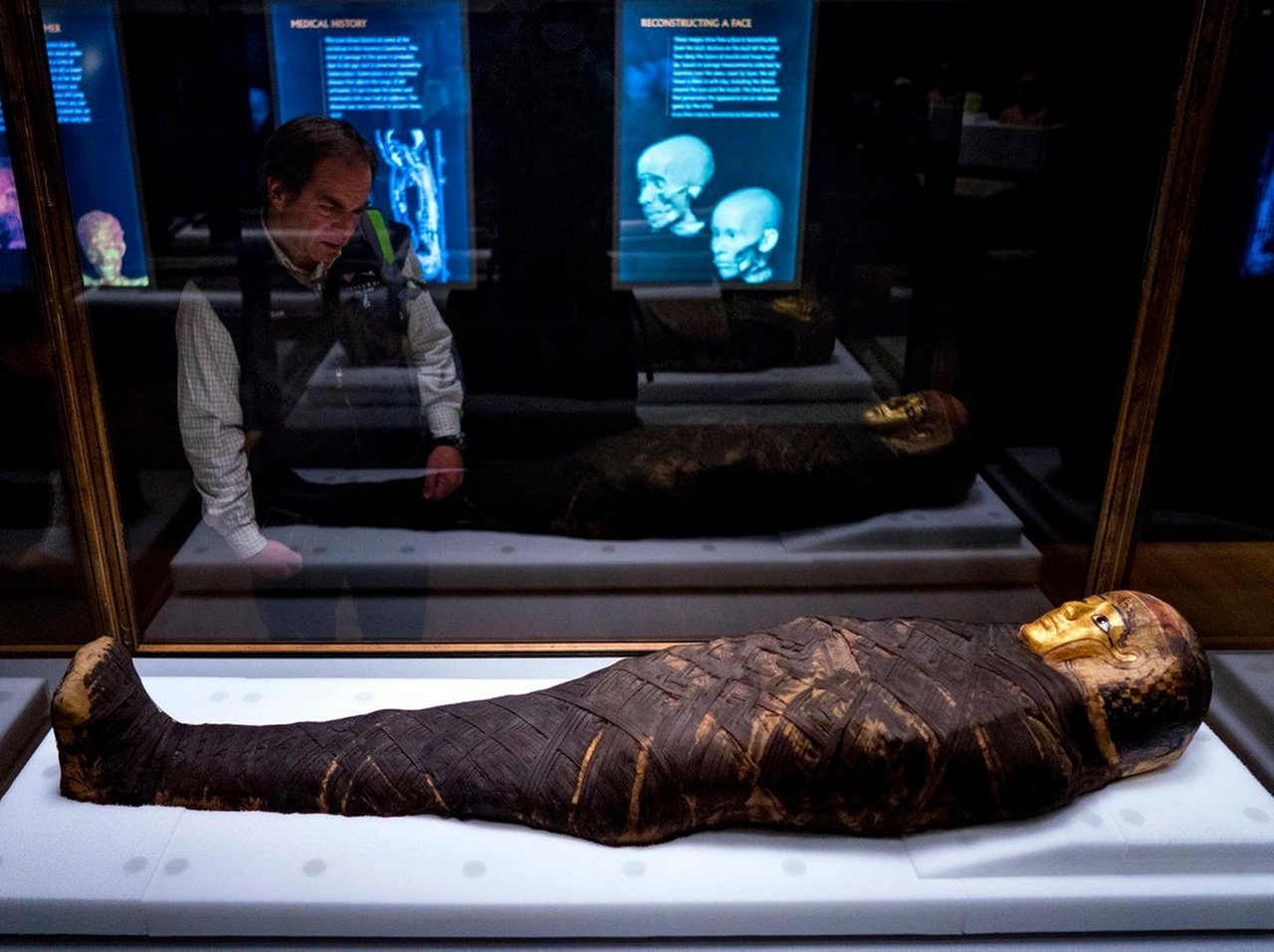 High-tech scans give a closer look at mummies in new exhibit - Newsday