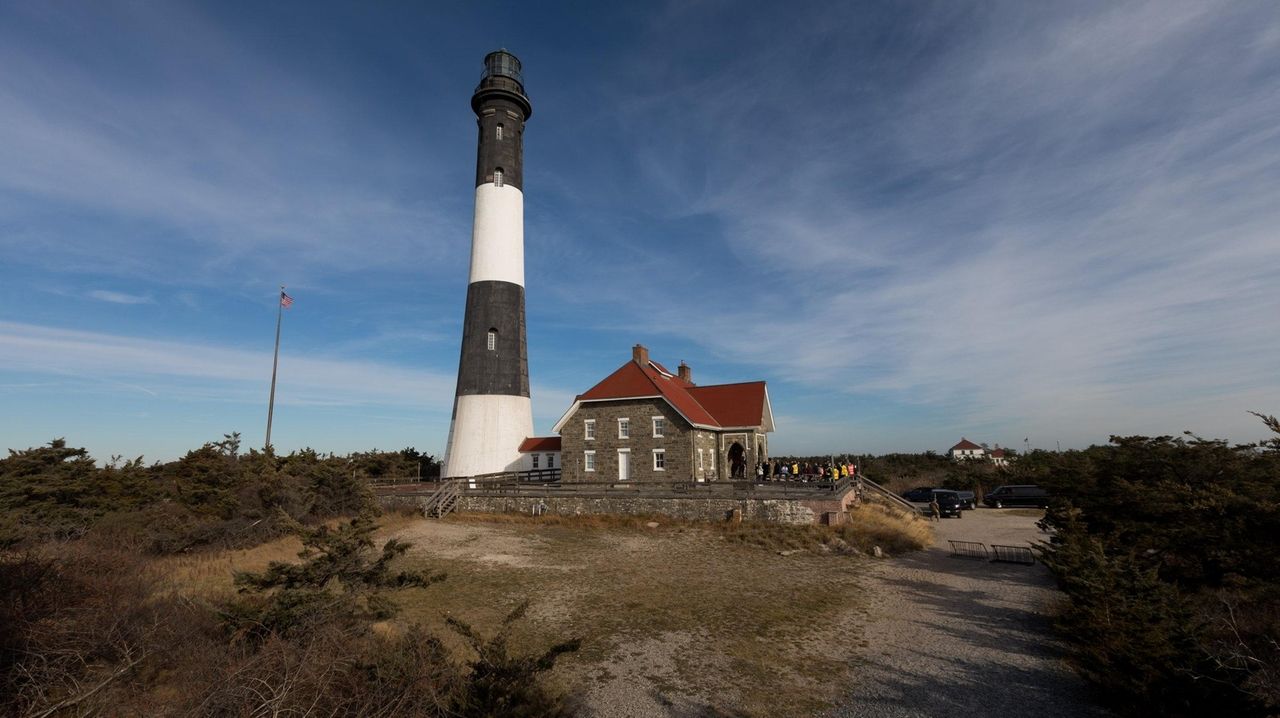 are dogs allowed at fire island lighthouse