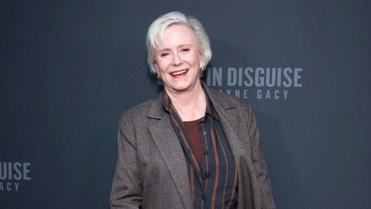 Eve Plumb talks her new memoir at Huntington event