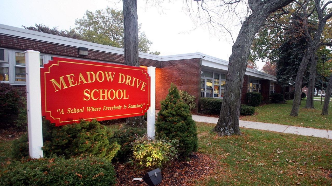 Meadow Drive School in Albertson put on lockdown after threat, Nassau
