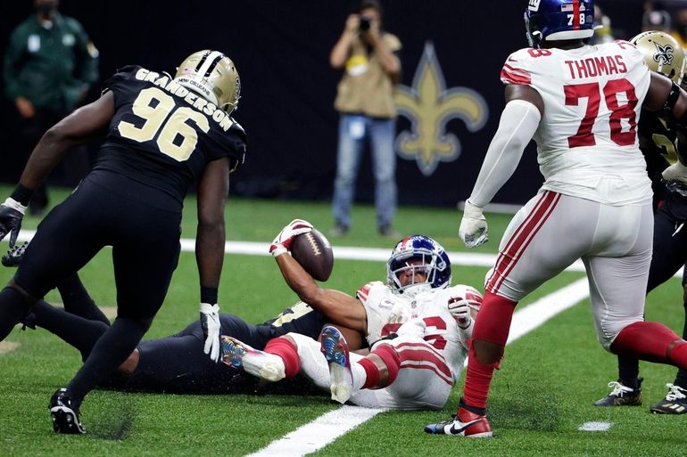 Daniel Jones, Giants ruin Saints' homecoming, win 27-21 in OT