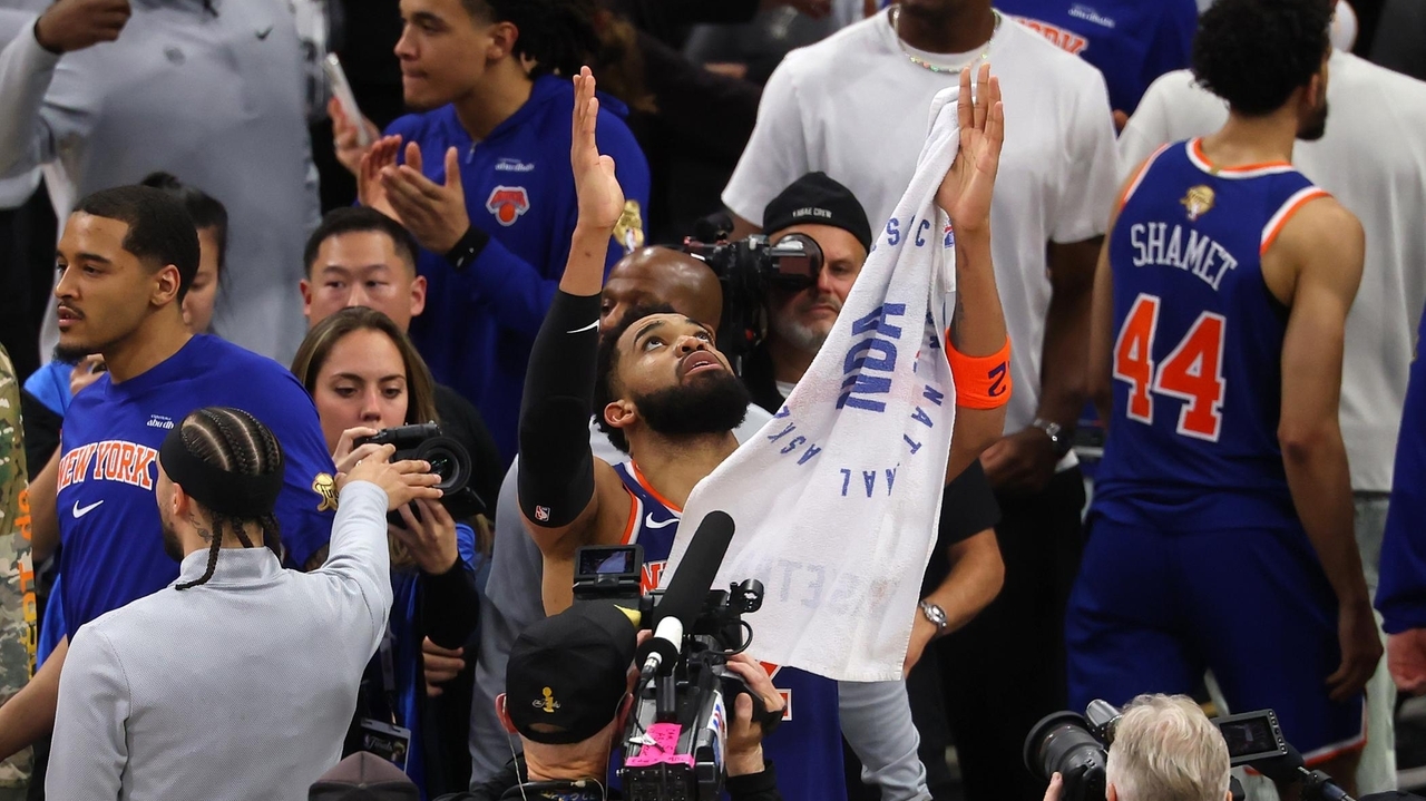 Watch the final seconds of Game 2 thriller