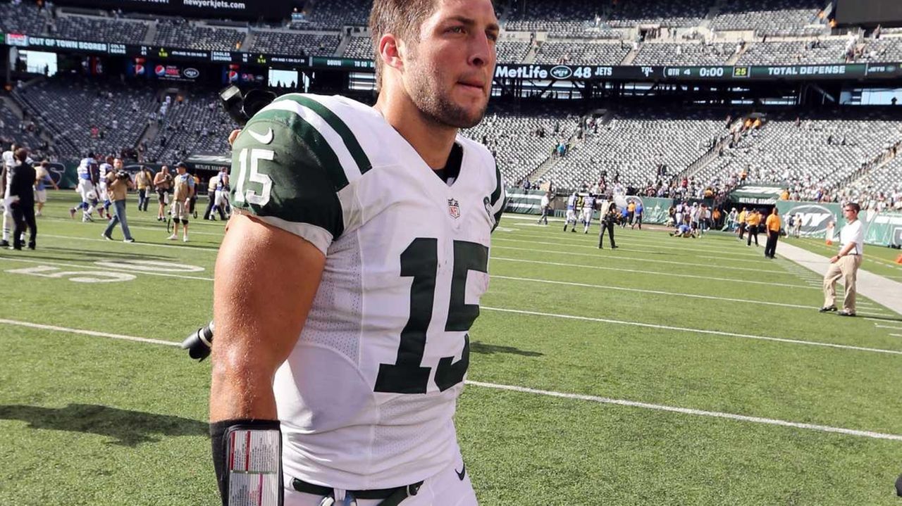 Tim Tebow gets his big chance, signs with Patriots