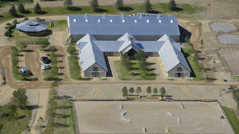 Matt Lauer's horse barn is under construction in Watermill. (Aug....