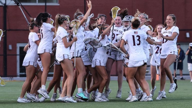 Garden City wins the Nassau Class B girls lacrosse final...