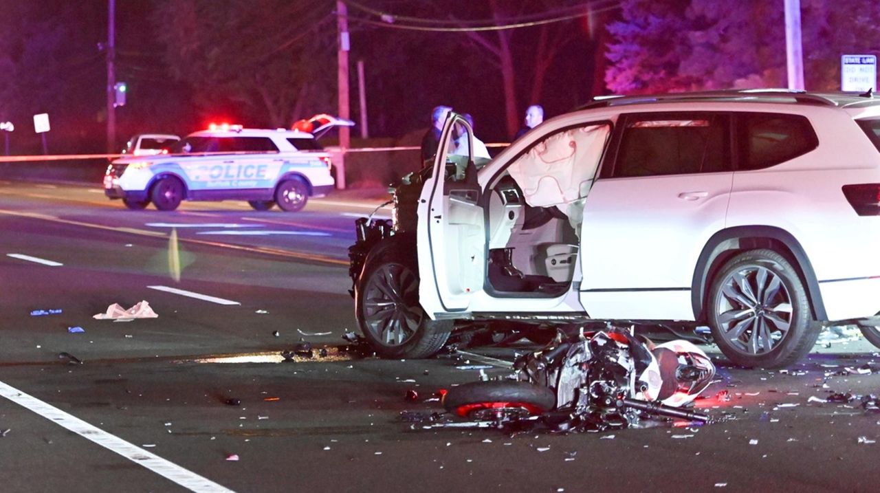 Motorcyclist killed in Holtsville crash with SUV, Suffolk police say