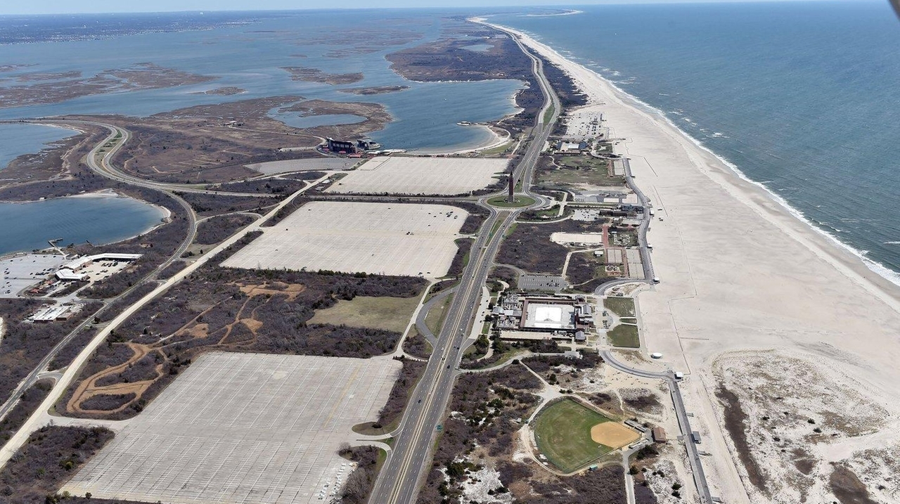 On Ocean Parkway, a breezy reminder of why we live on Long Island Newsday