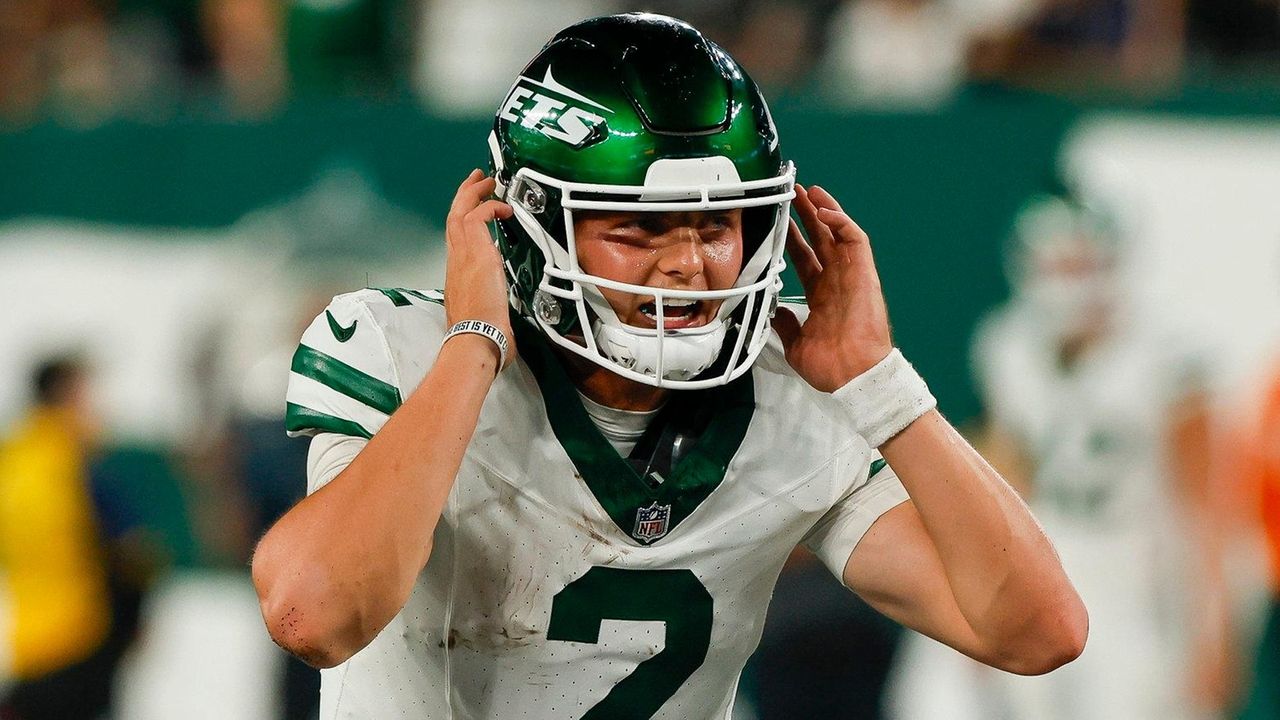 The Jets are sticking with the Zach Wilson Show. Fans may want a refund, New York Jets