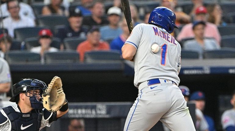 Bronx, United States. 28th Aug, 2020. New York Mets Jeff McNeil looses his  helmet after a pitch in the 5th inning against the New York Yankees at  Yankee Stadium on Friday, August