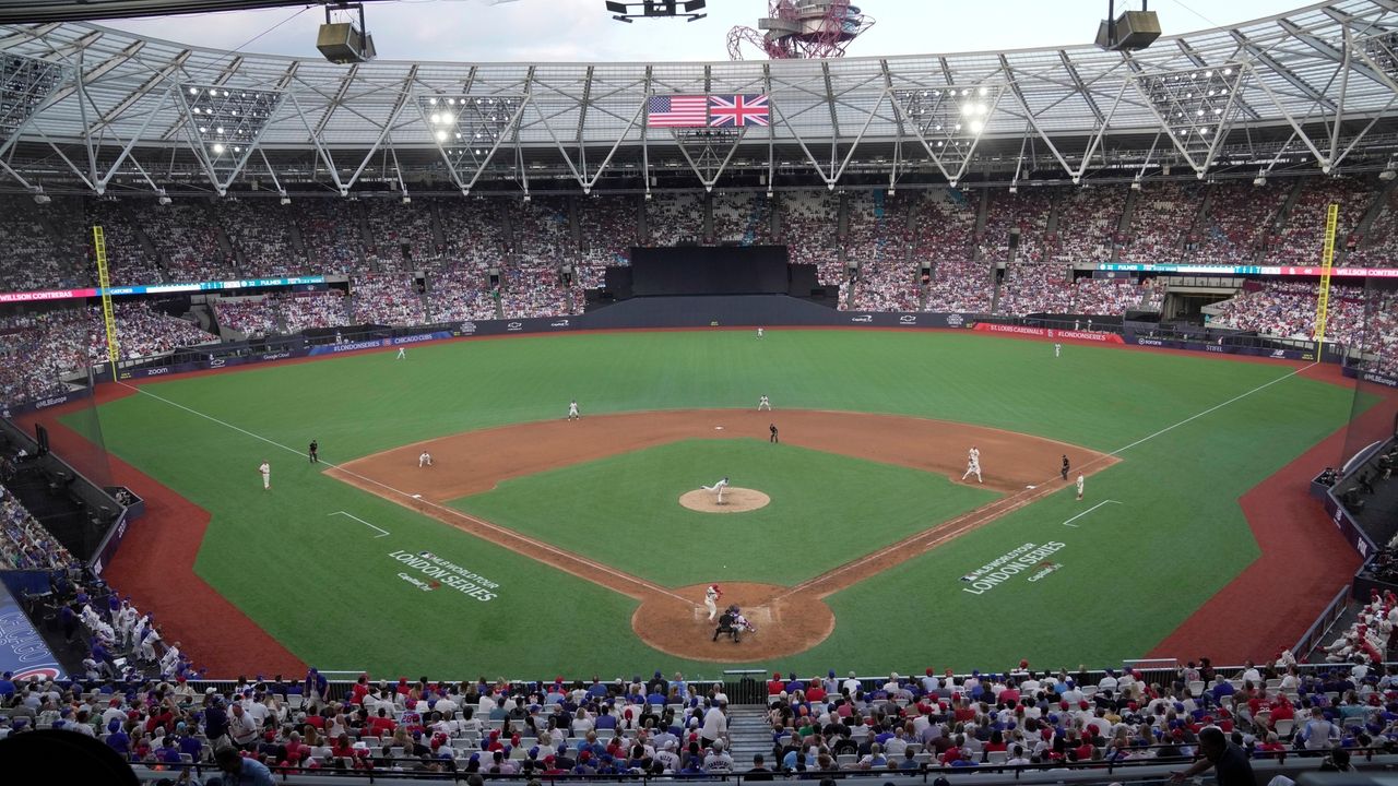 2023 London Series - Game-Used Jersey - Seiya Suzuki - 6/24/2023