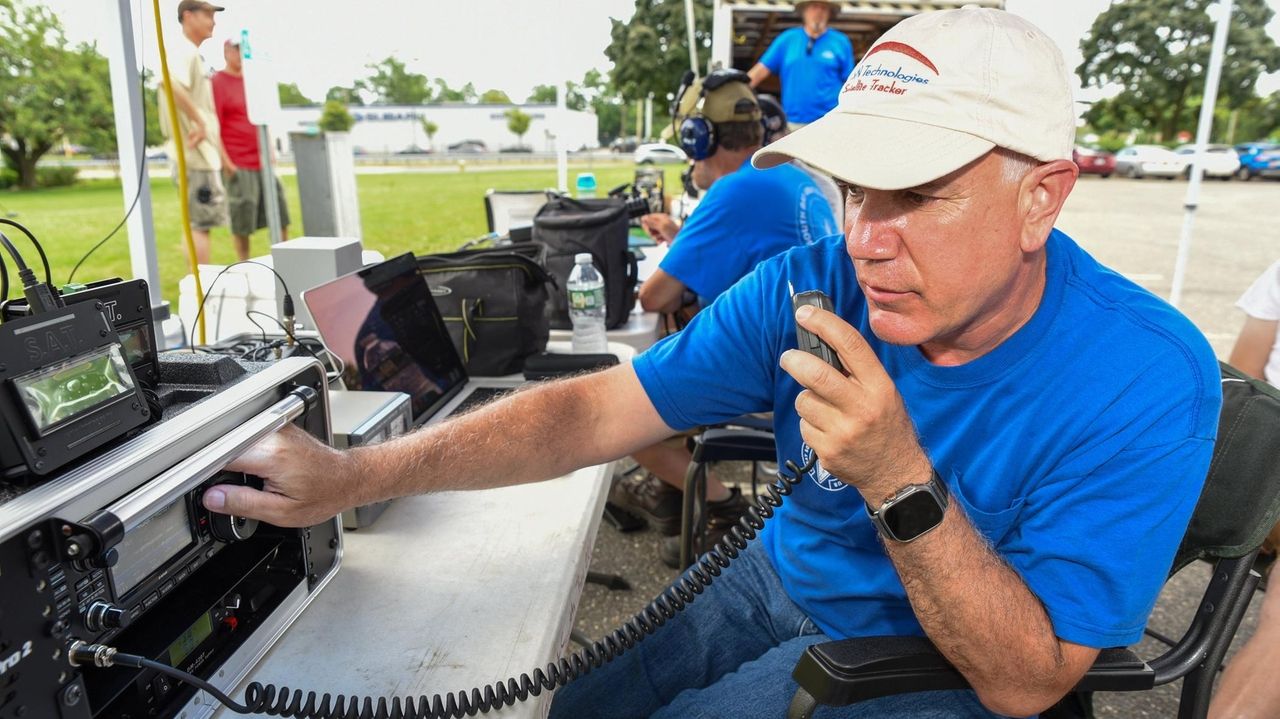 Great South Bay Amateur Radio Club participates in ham radio field day