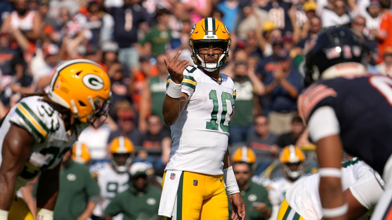 Aaron Rodgers loved this catch from Packers rookie WR Romeo Doubs