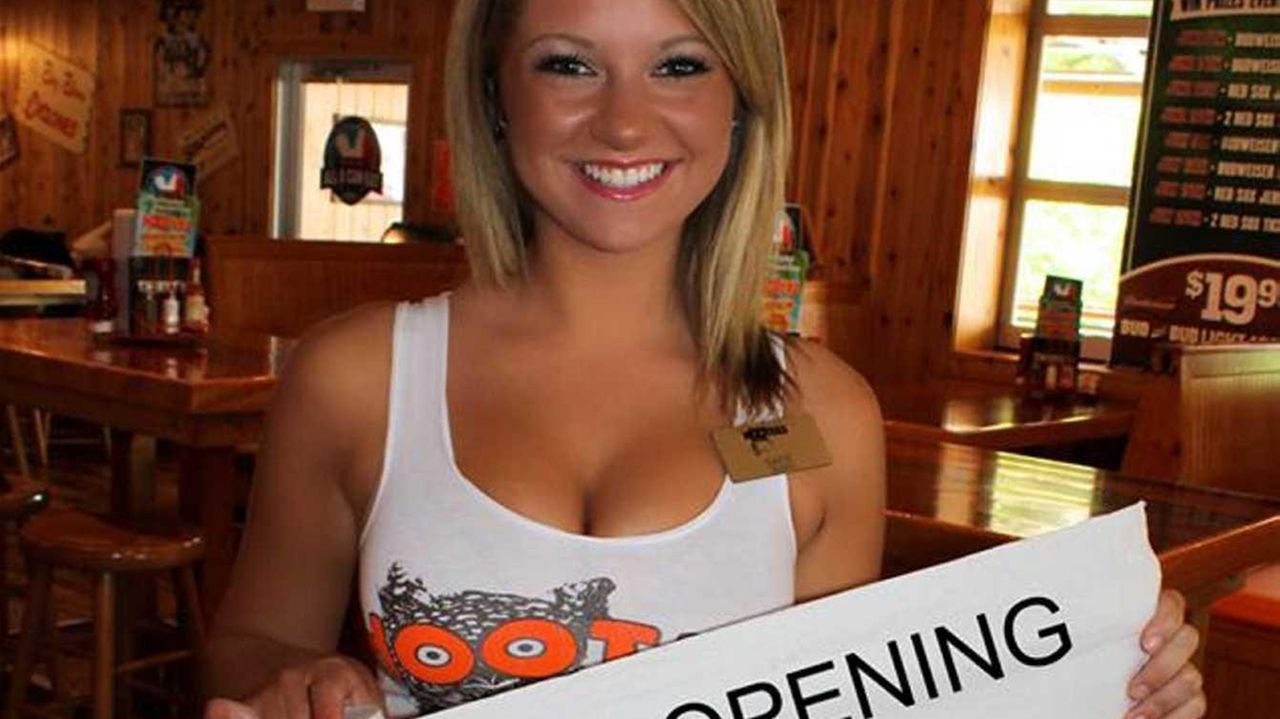 Hooters bounces back to Farmingdale Newsday
