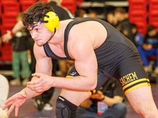 Sachem North's Tommy Vecchio takes perfect season to Suffolk D-I wrestling finals
