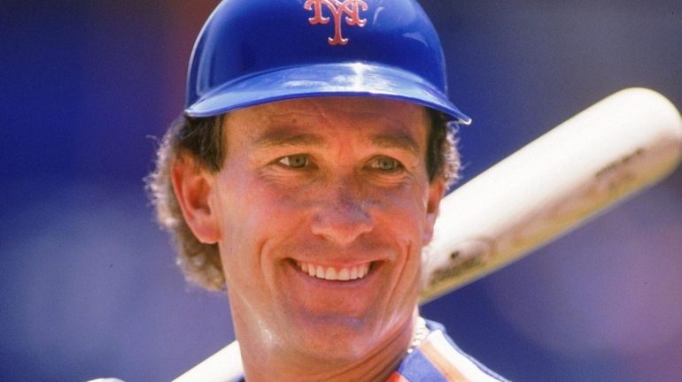 Gary Carter of the New York Mets in an undate...